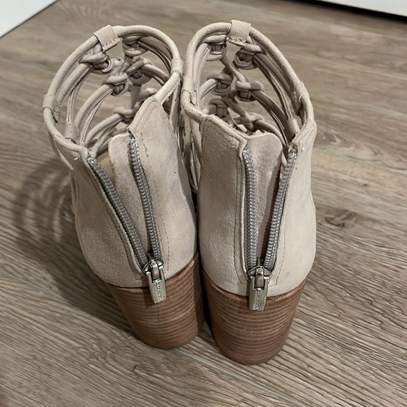 Vince Camuto Sandals - Picture 3 of 6